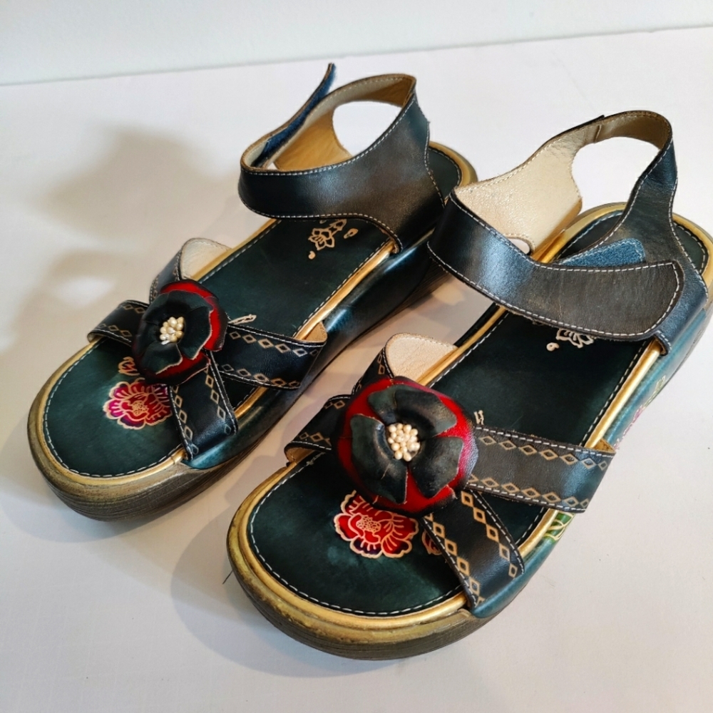 Socofy Embossed Sole Genuine Leather sandals